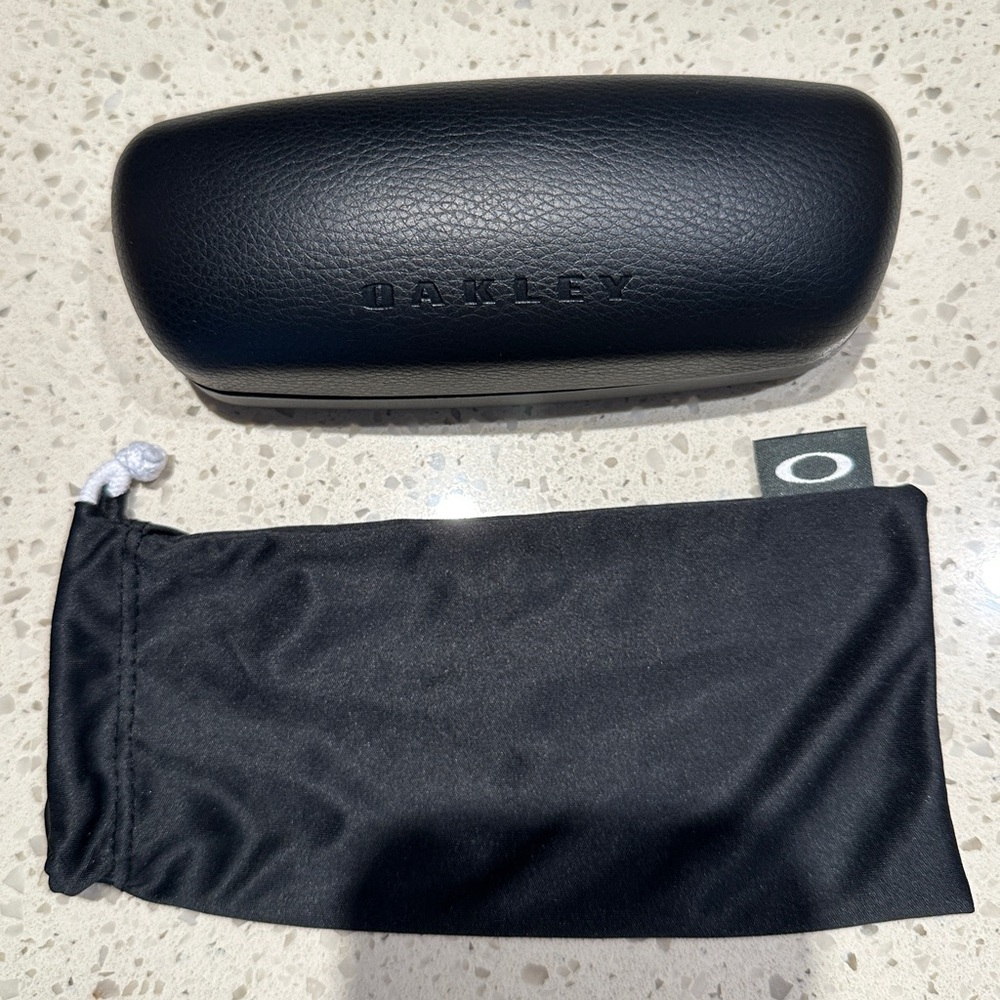 Oakley Black Sunglasses Case with Black Microfiber Pouch